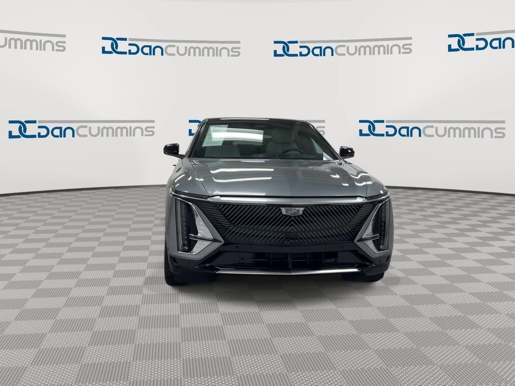 Used 2024 Cadillac Lyriq Luxury w/ LPO, Floor Liner Package RWD image 3