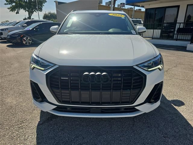 Used 2025 Audi Q3 2.0T Premium AWD/4WD image 2