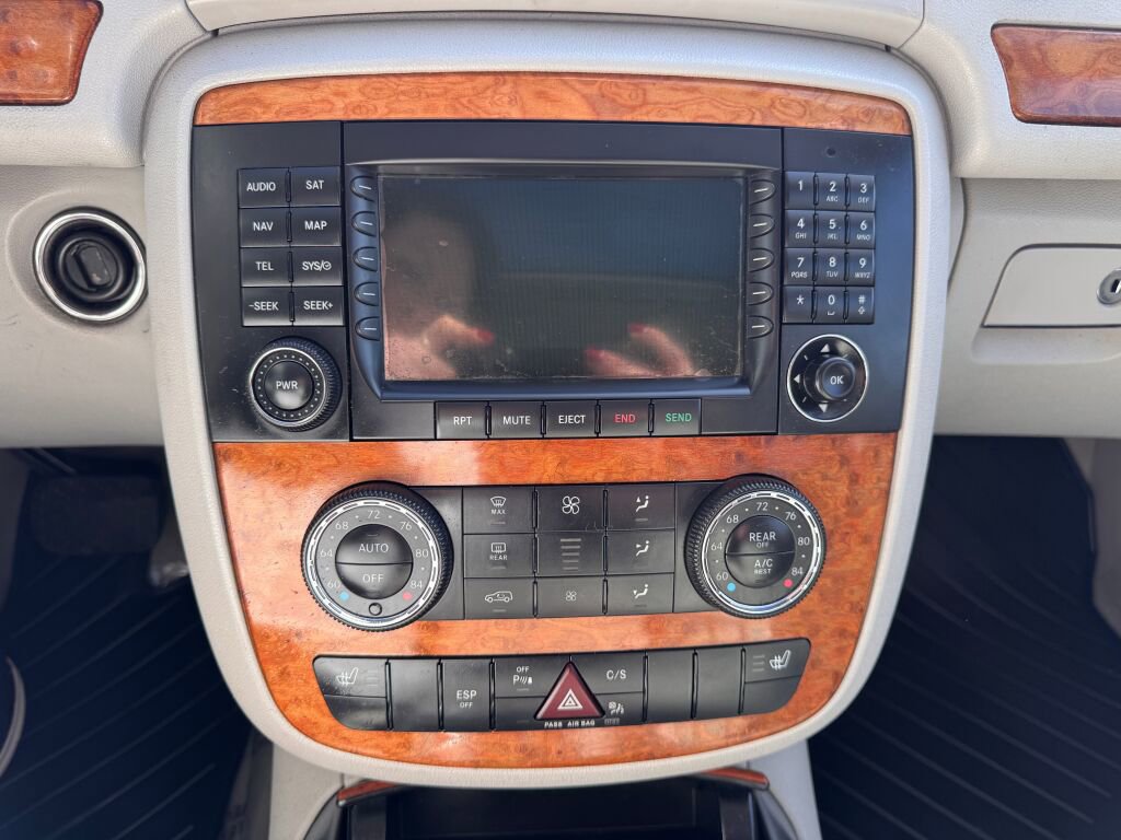 Used 2008 Mercedes-Benz R 350 4MATIC image 21