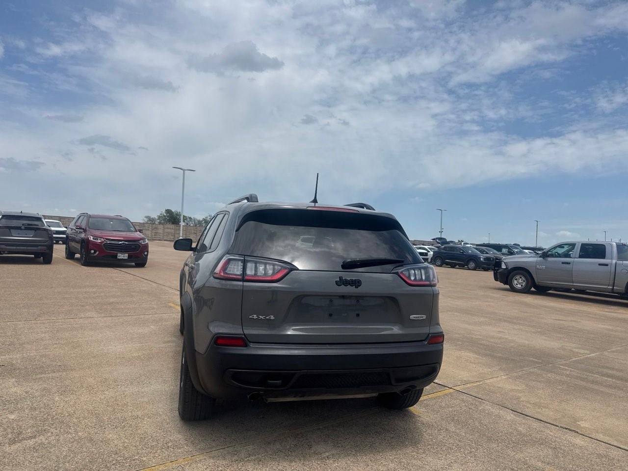 Used 2020 Jeep Cherokee Latitude w/ Quick Order Package 26F North AWD/4WD image 18