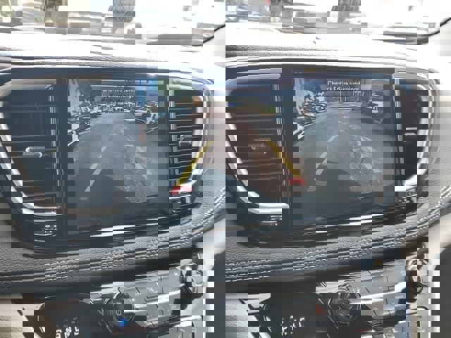 Used 2024 Chrysler Pacifica Select image 23