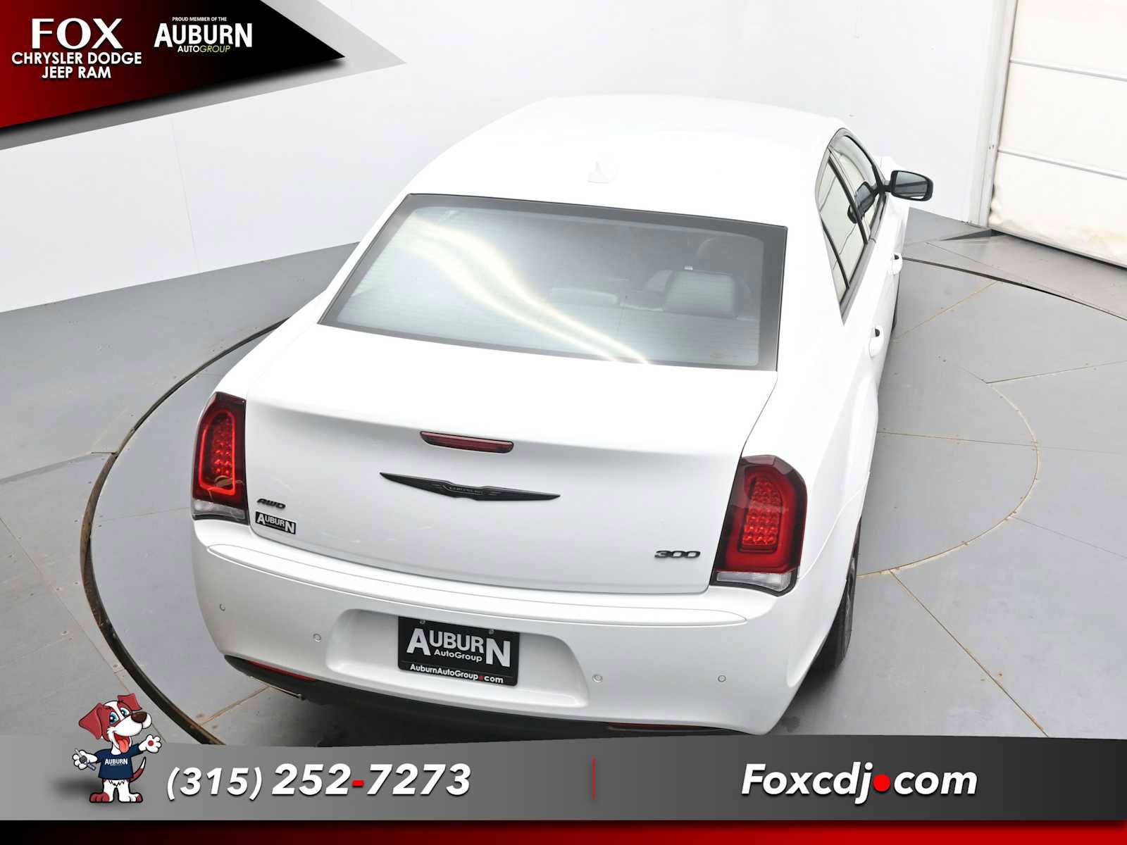 Used 2023 Chrysler 300 Touring L w/ Comfort Group image 29