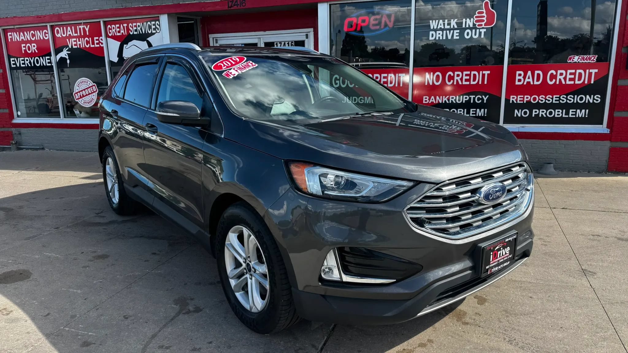 Used 2019 Ford Edge SEL w/ Equipment Group 201A AWD/4WD image 2