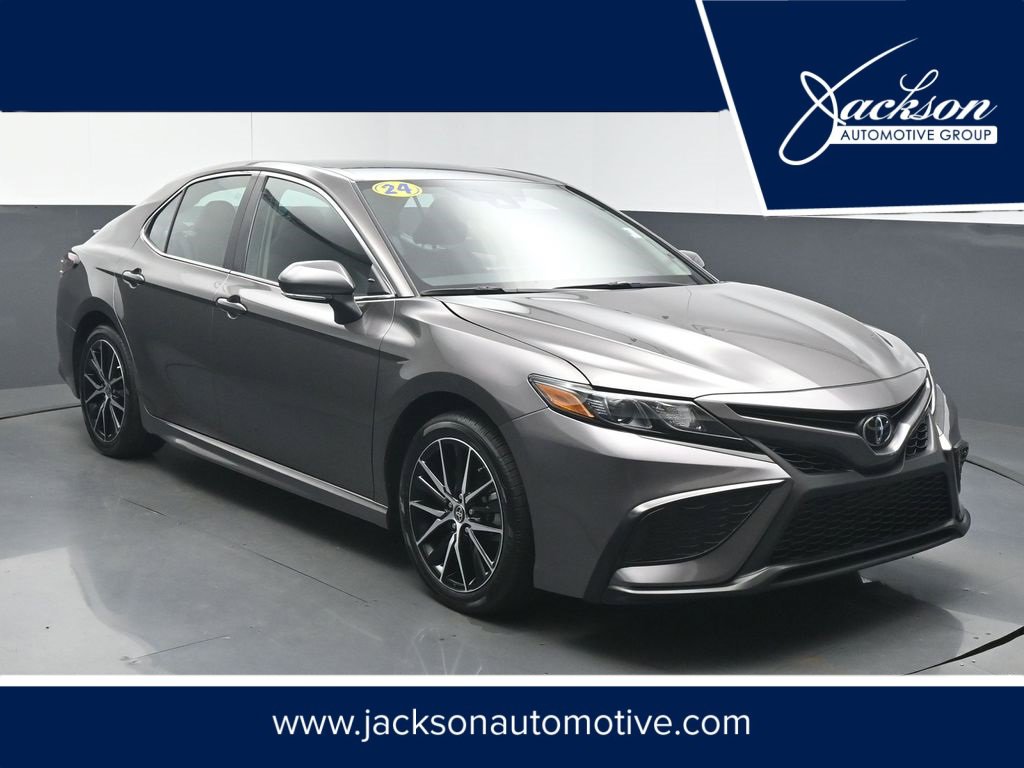 Used 2024 Toyota Camry SE