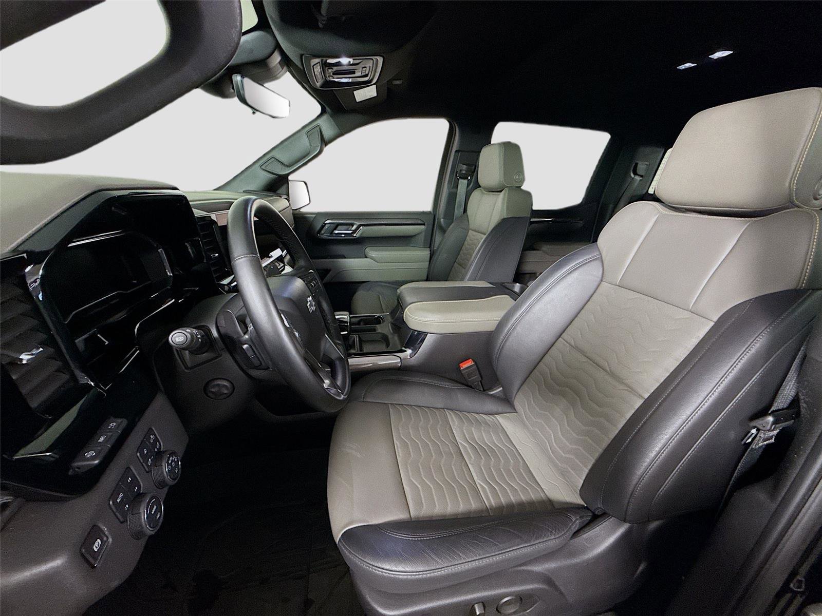 Used 2025 Chevrolet Silverado 1500 ZR2 w/ Technology Package image 16