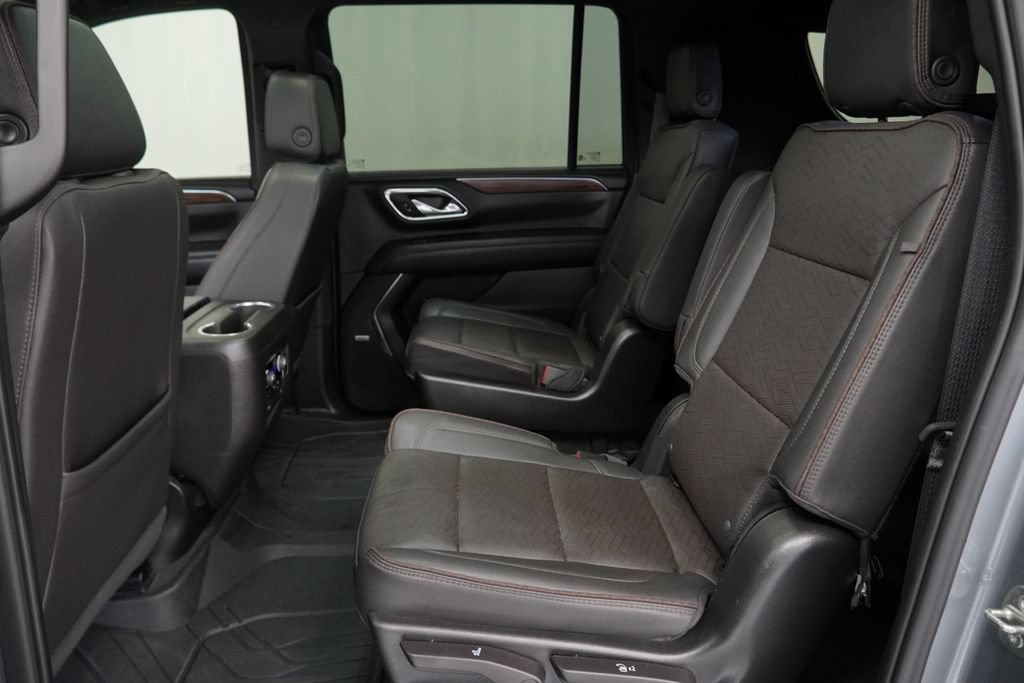 Used 2023 Chevrolet Suburban High Country AWD/4WD image 13
