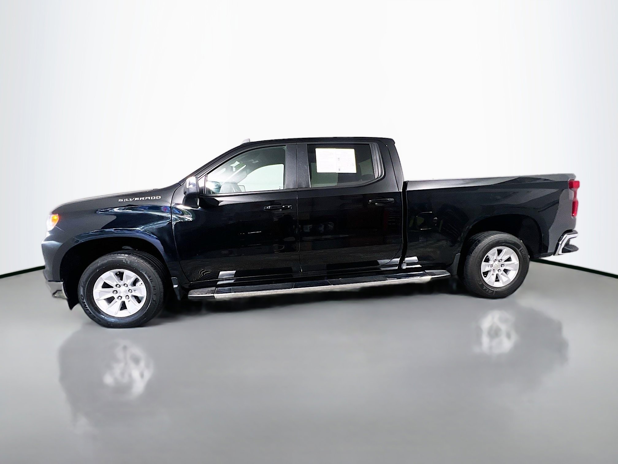Used 2024 Chevrolet Silverado 1500 LT w/ Protection Package RWD image 9