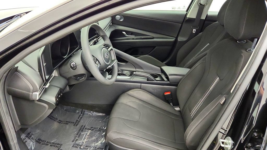 Used 2022 Hyundai Elantra SEL w/ Cargo Package FWD image 18
