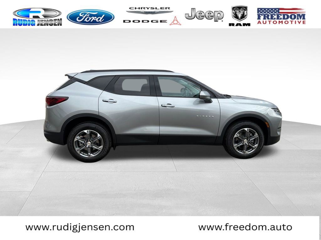 Used 2023 Chevrolet Blazer LT w/ Convenience Package AWD/4WD image 6