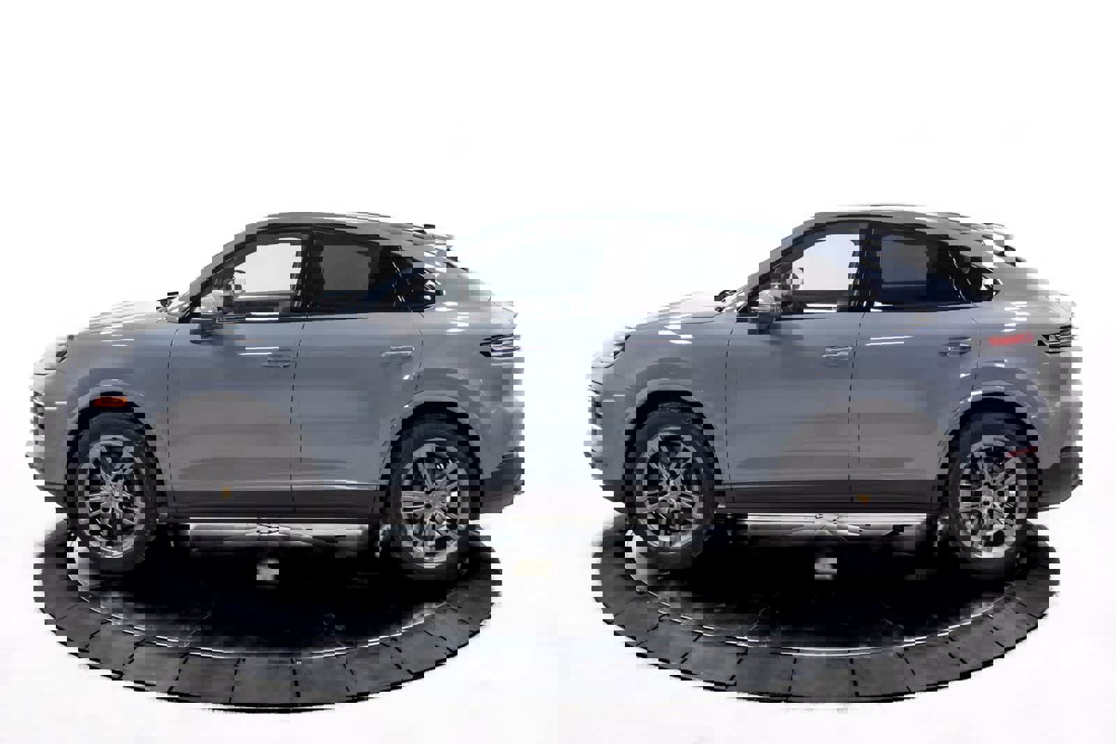Certified 2025 Porsche Cayenne Coupe video 2