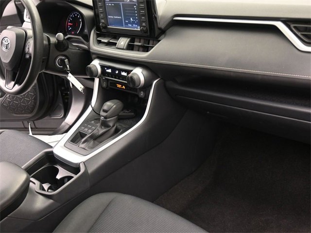 Used 2019 Toyota RAV4 LE image 28