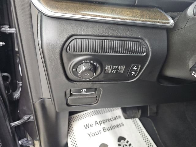 Used 2023 Jeep Grand Wagoneer L Series II image 25