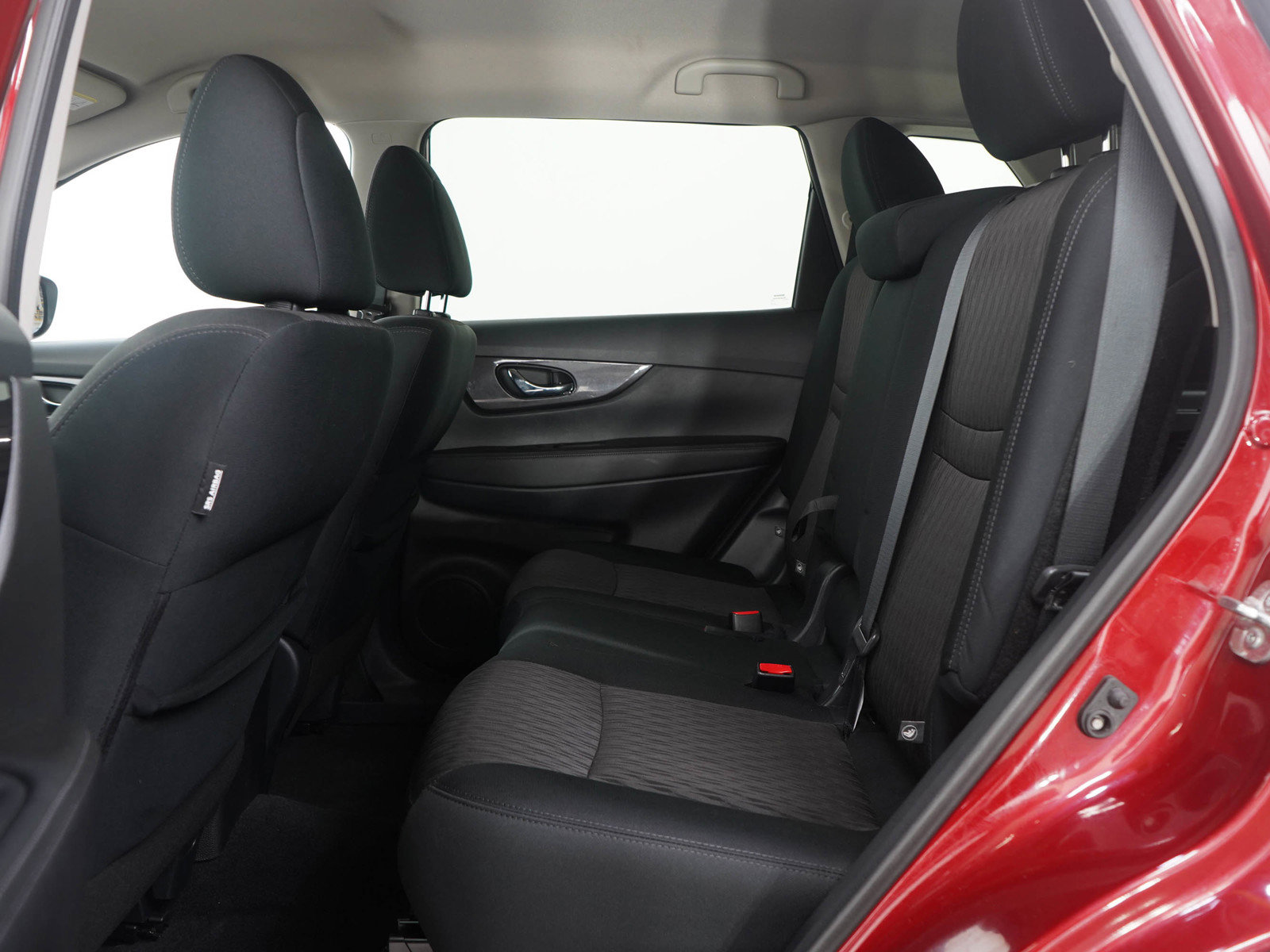 Used 2020 Nissan Rogue SV image 15