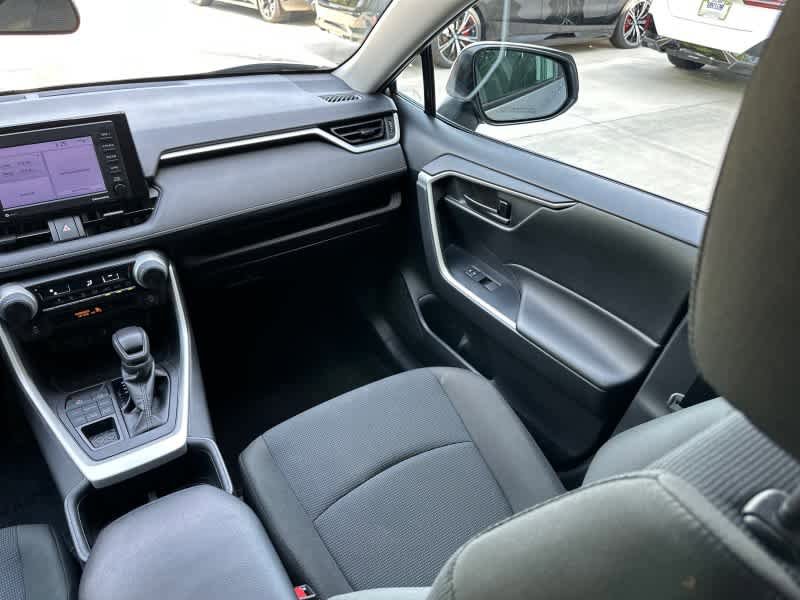 Used 2022 Toyota RAV4 LE AWD/4WD image 19