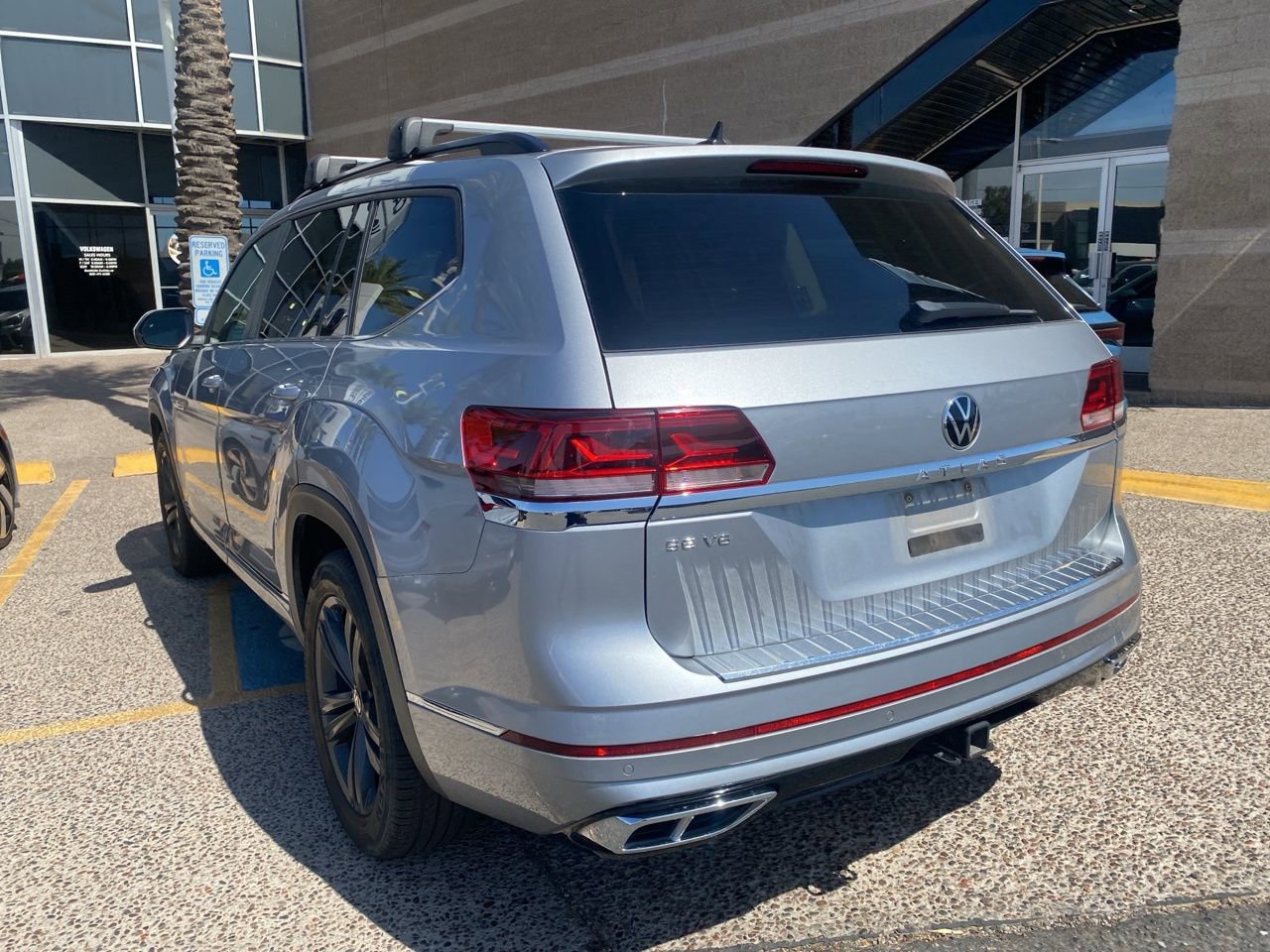 Used 2021 Volkswagen Atlas SE FWD image 4