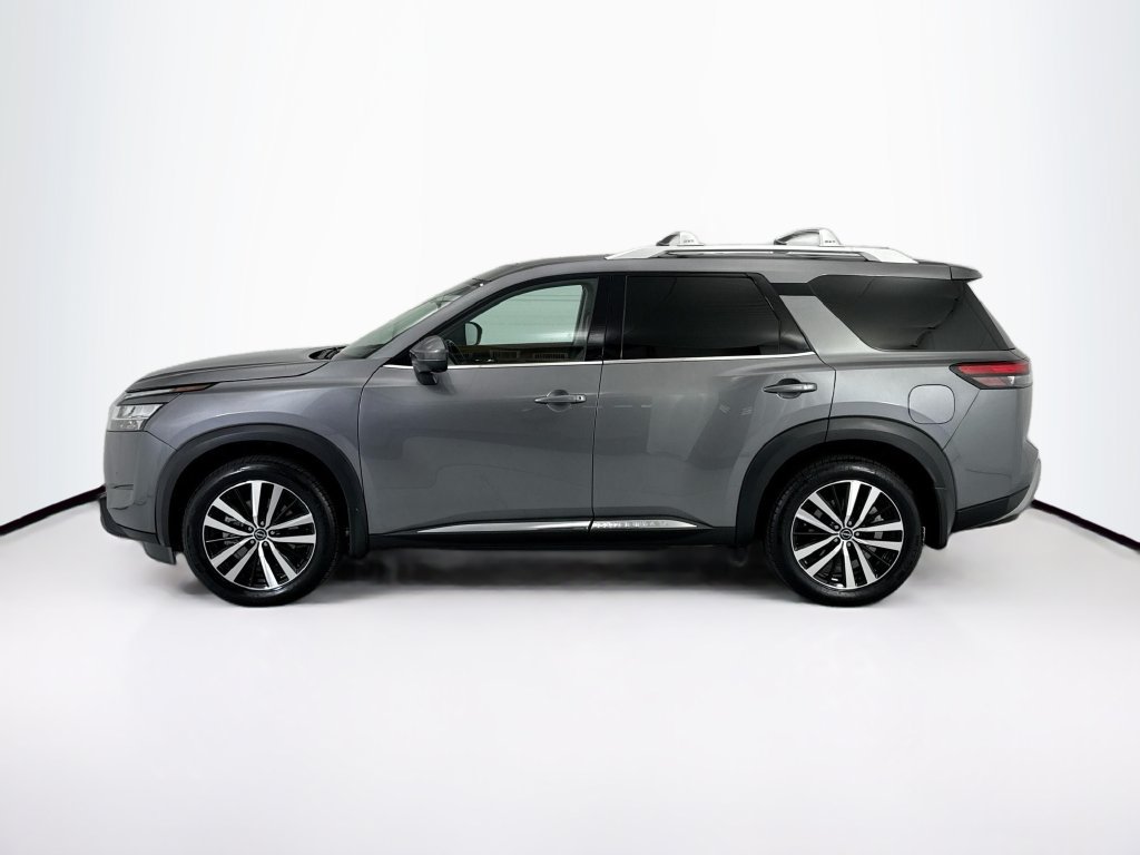 Used 2024 Nissan Pathfinder Platinum w/ Cargo Package FWD image 8