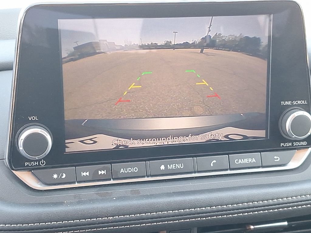 Used 2024 Nissan Rogue SV image 27