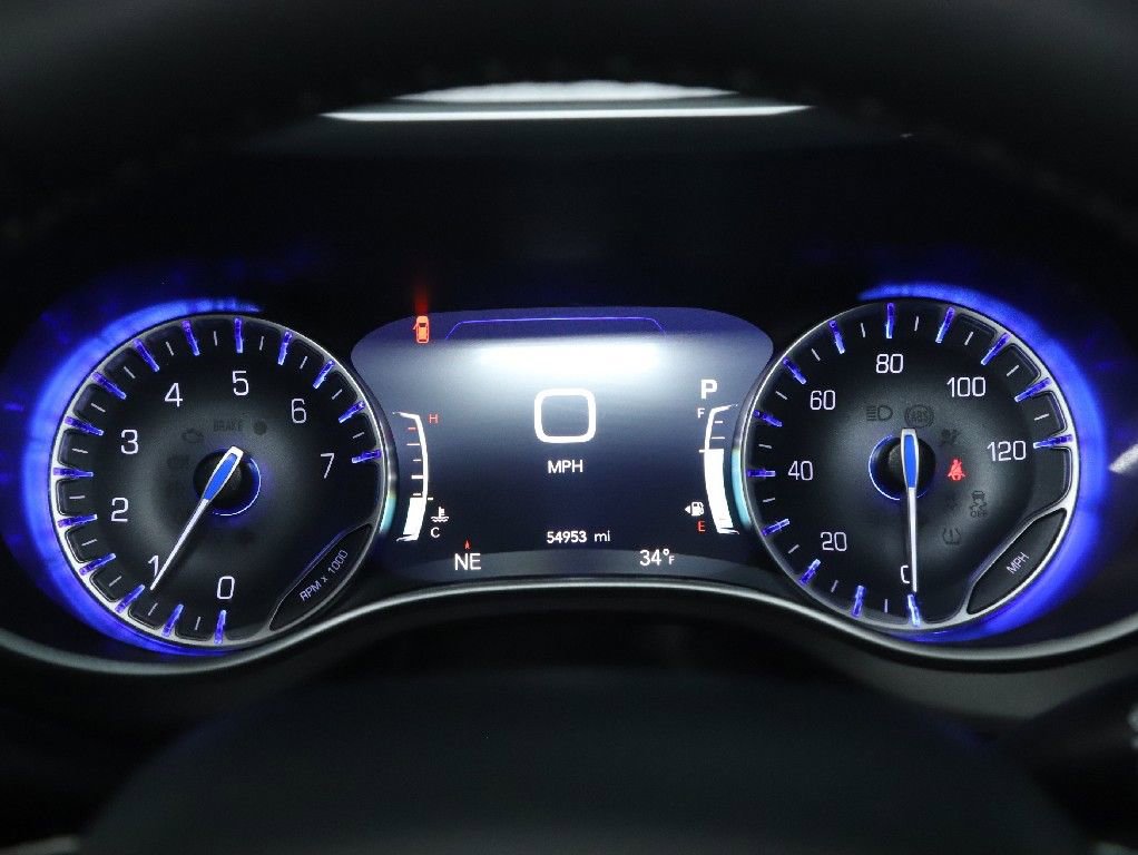 Used 2024 Chrysler Pacifica Touring-L image 24