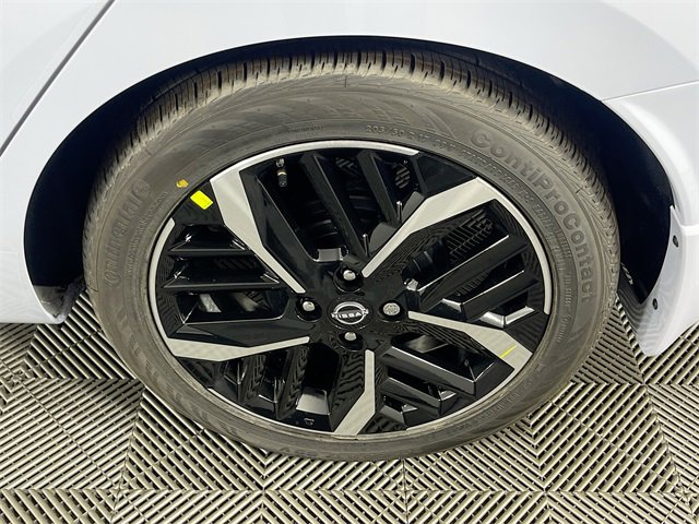 New 2025 Nissan Versa SR w/ Trunk Package image 20