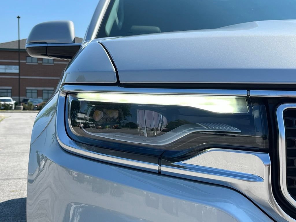 Used 2022 Jeep Wagoneer Series III w/ Premium Group I AWD/4WD image 9