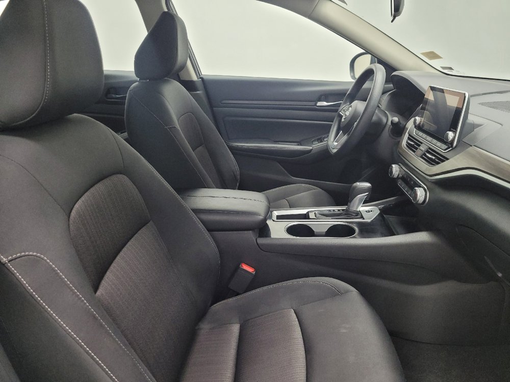 Used 2024 Nissan Altima 2.5 SV image 21