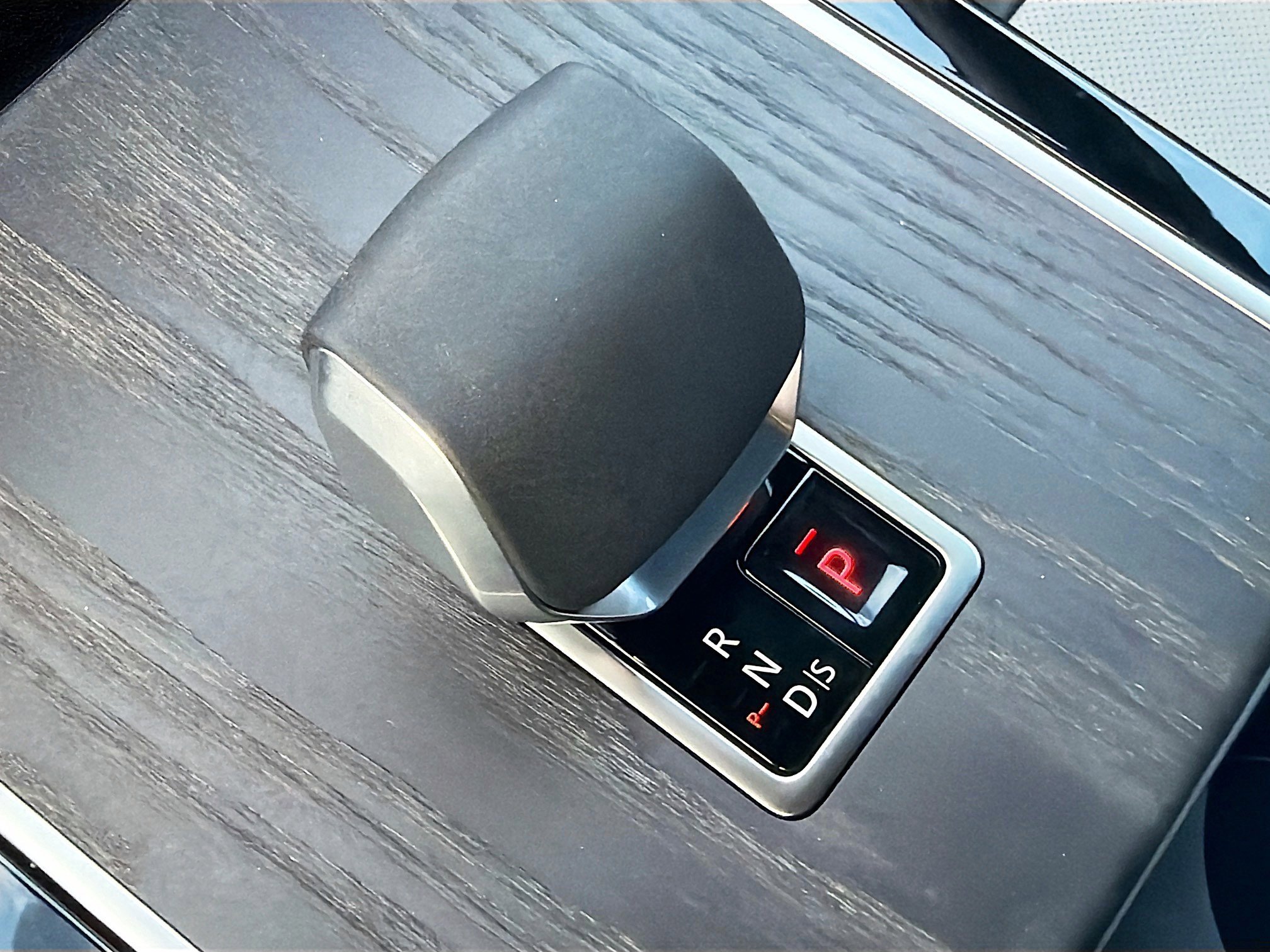 New 2026 Land Rover Range Rover Velar Dynamic SE image 29