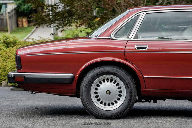 Used 1988 Jaguar XJ Vanden Plas RWD image 8