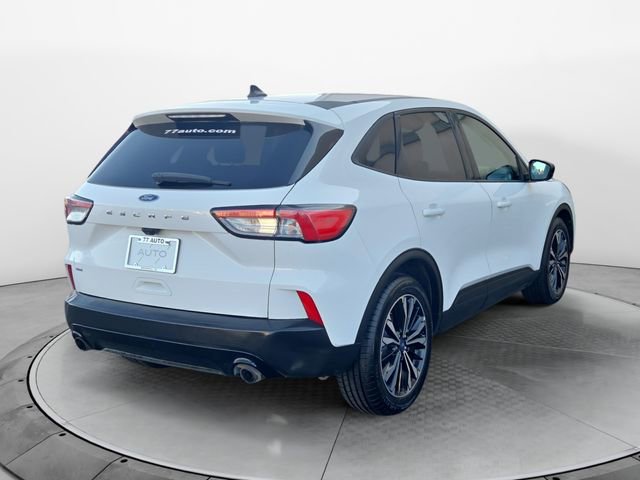 Used 2021 Ford Escape SE w/ SE Sport Appearance Package image 5