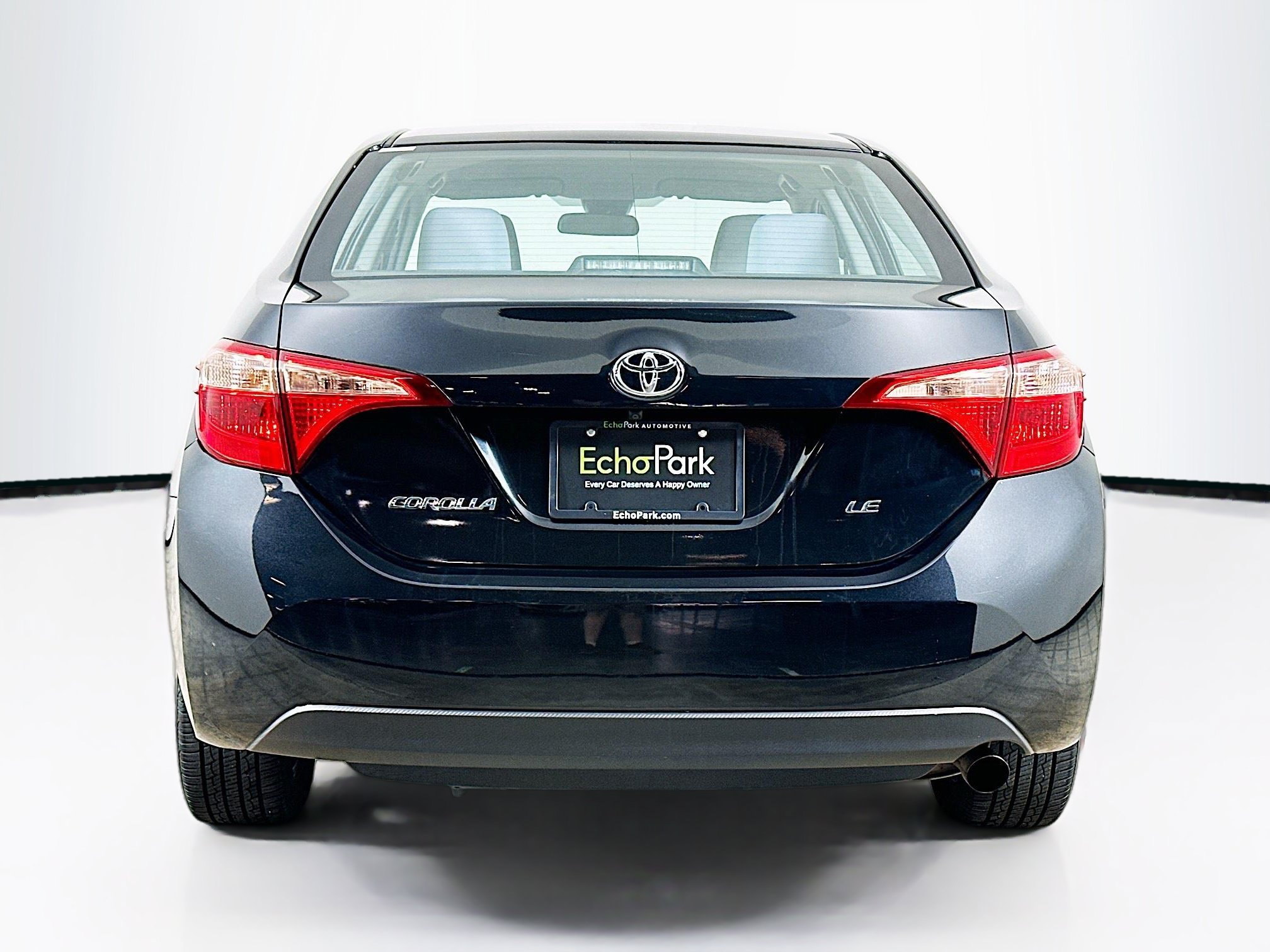 Used 2017 Toyota Corolla LE w/ Carpet Mat Package (TMS) FWD image 7