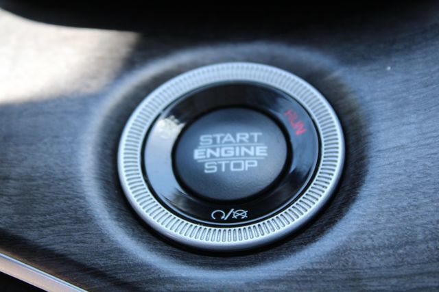 Used 2021 Jeep Grand Cherokee L Limited AWD/4WD image 23