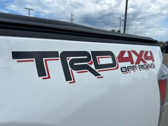 Used 2023 Toyota Tacoma TRD Off-Road w/ Black Out Package (TMS) AWD/4WD image 11