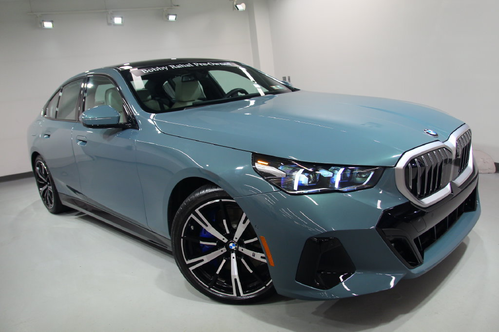 Used 2026 BMW 540i xDrive w/ Executive Package AWD/4WD image 10