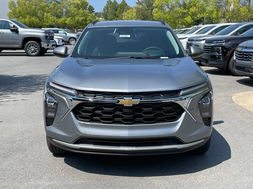 New 2026 Chevrolet Trax LT w/ Driver Confidence Package FWD image 2