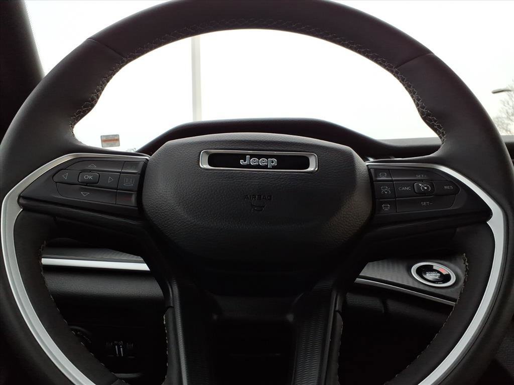 Used 2024 Jeep Grand Cherokee L Laredo image 28