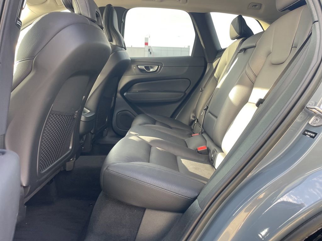 Certified 2023 Volvo XC60 B5 Plus w/ Climate Package image 18