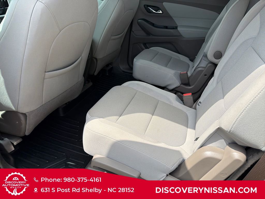 Used 2021 Chevrolet Traverse LT FWD image 30