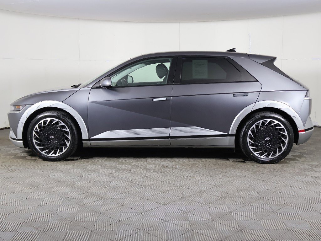 Used 2022 Hyundai Ioniq 5 Limited image 19