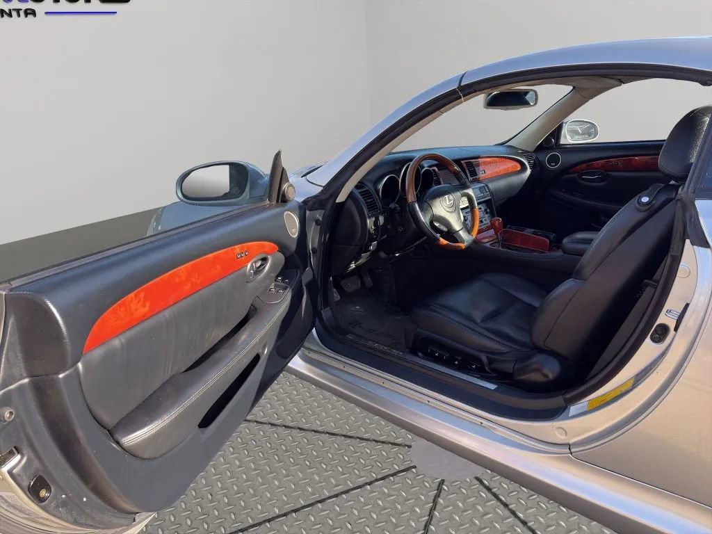 Used 2002 Lexus SC 430 Convertible image 21
