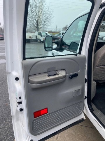 Used 2004 Ford F350 Lariat RWD image 12