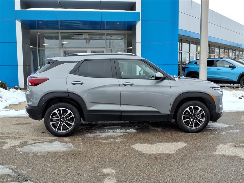 Used 2024 Chevrolet TrailBlazer LT w/ LT Cold Weather Package image 10