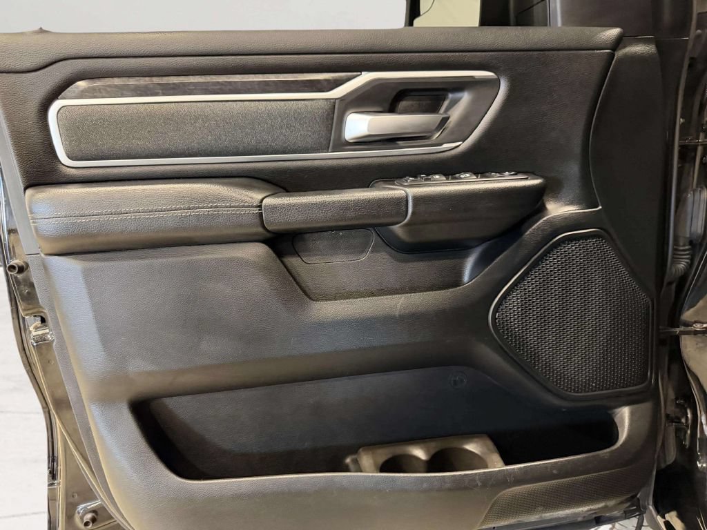 Used 2019 RAM 1500 4x4 Crew Cab Big Horn image 37