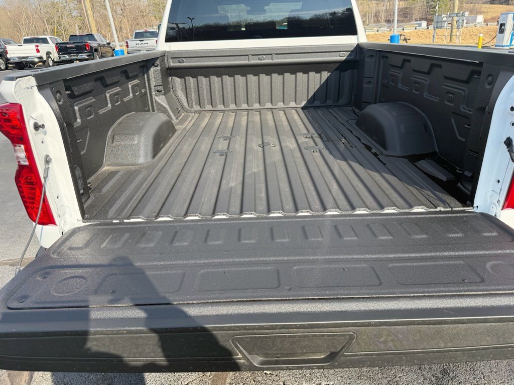 Used 2025 Chevrolet Silverado 2500 Custom w/ Custom Value Package image 31