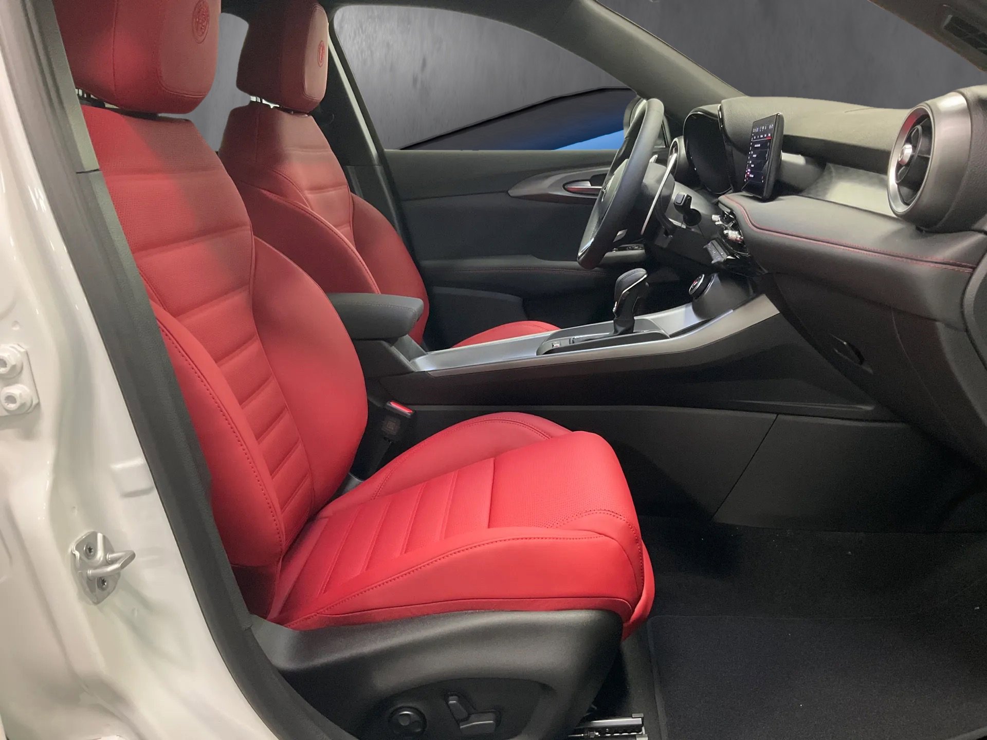 New 2026 Alfa Romeo Tonale w/ Quick Order Package 23H Volce image 11