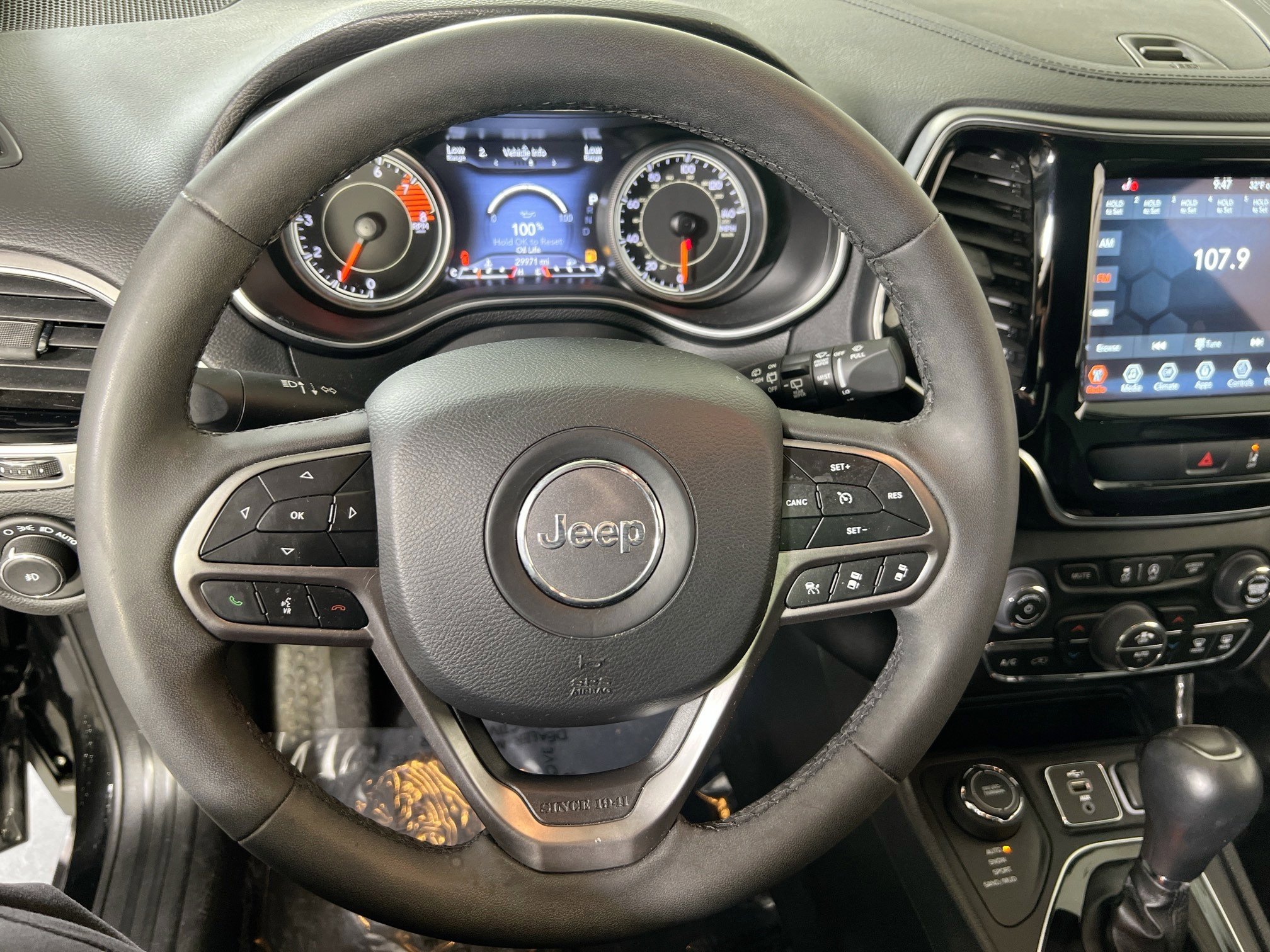 Used 2022 Jeep Cherokee Limited AWD/4WD image 11