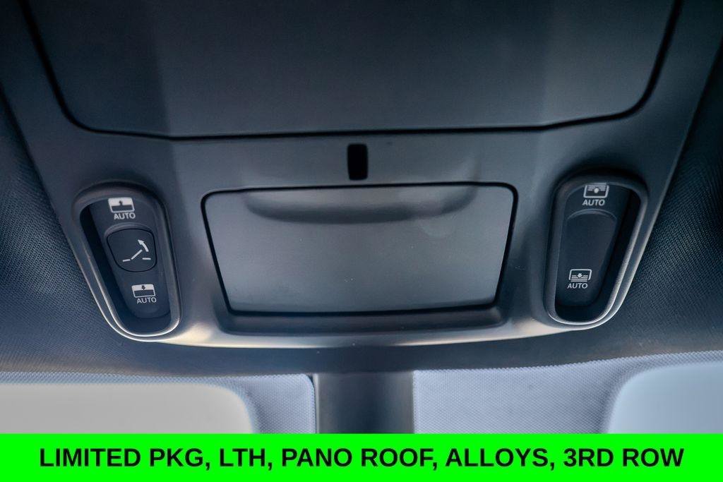 Used 2025 Chrysler Pacifica Limited FWD image 37