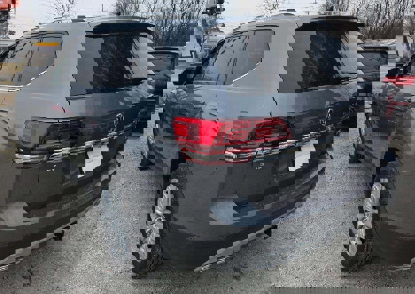 Used 2019 Volkswagen Atlas SE w/ Panoramic Sunroof Package image 4