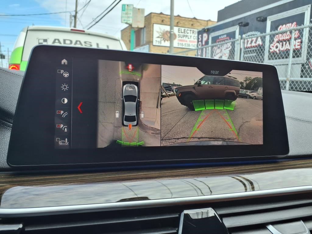 Used 2019 BMW M550i xDrive image 11