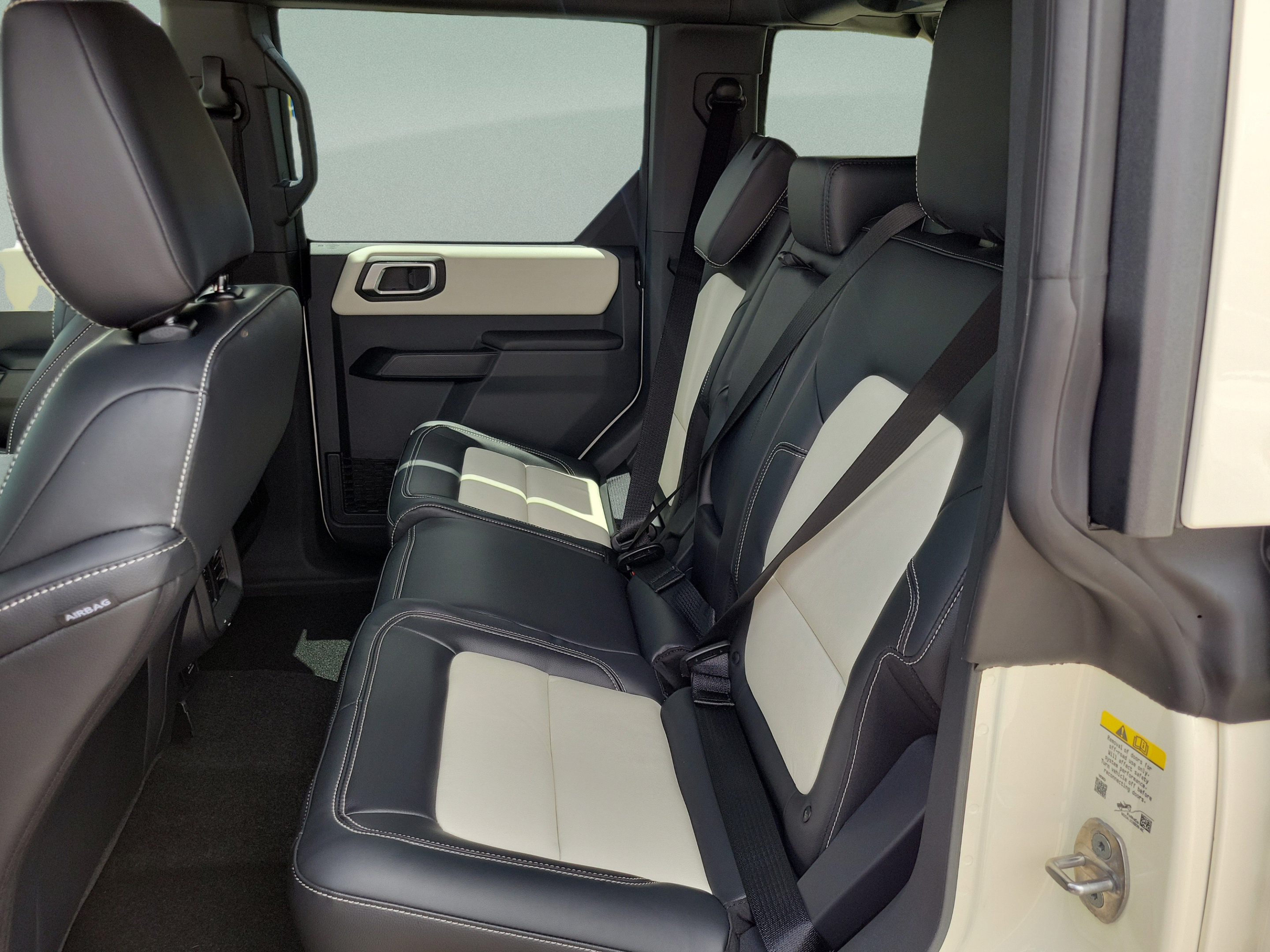 New 2026 Ford Bronco Outer Banks w/ Sasquatch Package AWD/4WD image 13