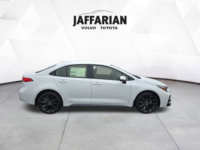 New 2026 Toyota Corolla SE image 2