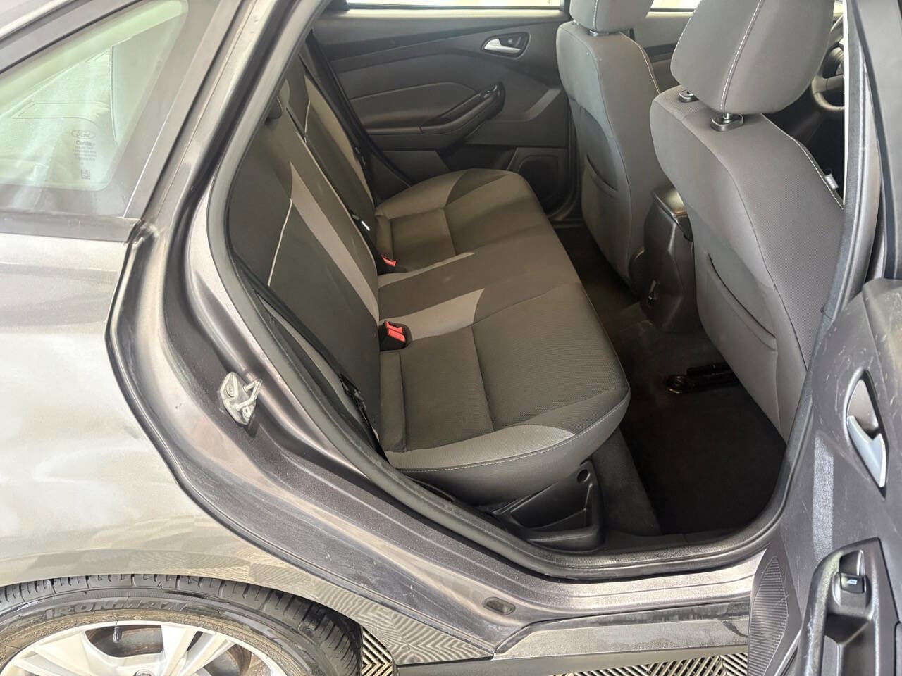 Used 2014 Ford Focus SE w/ SE Winter Package image 19